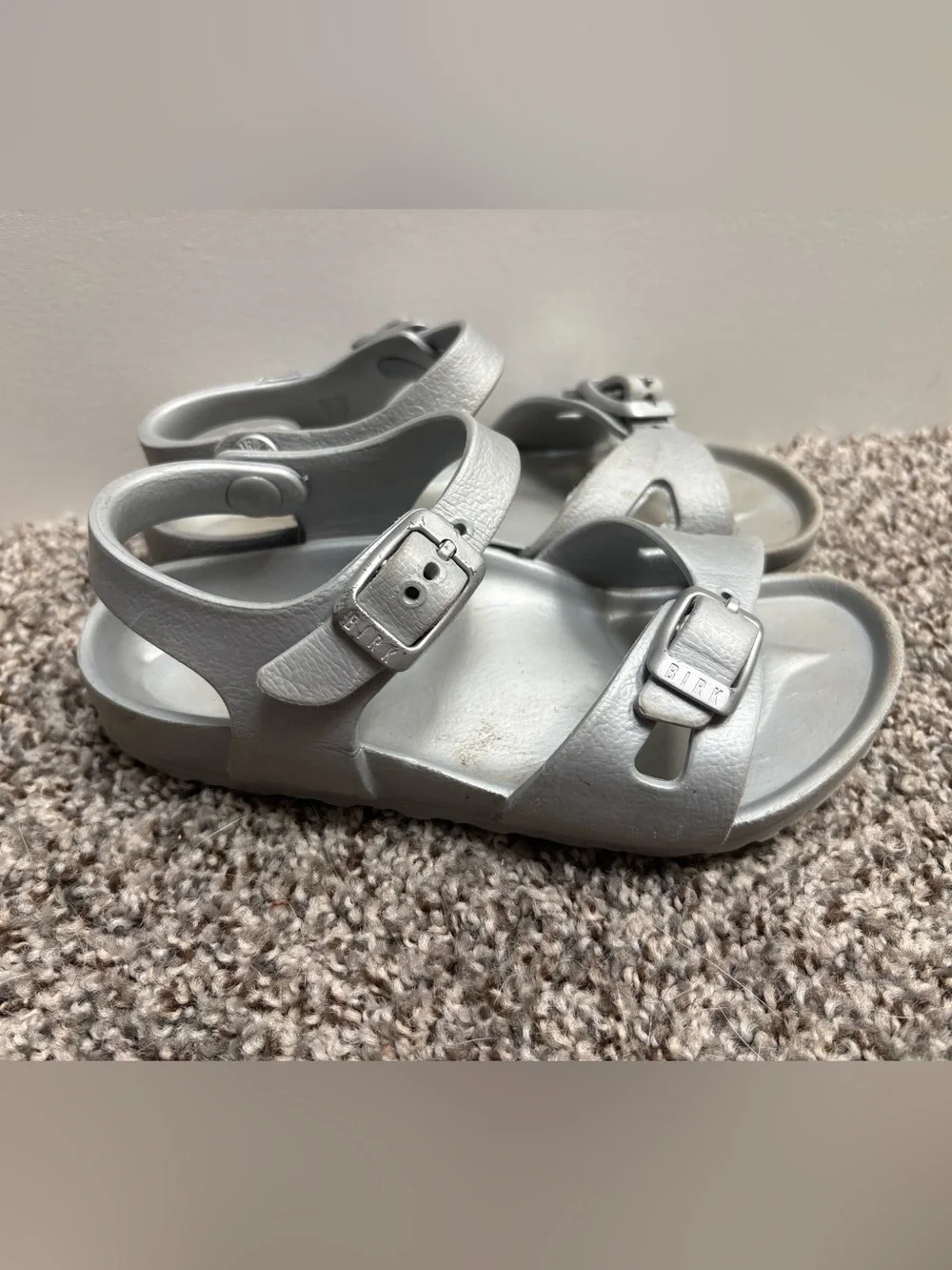 Birkenstock Waterproof Silver Textured Buckle Sandals Size 28 (10c)